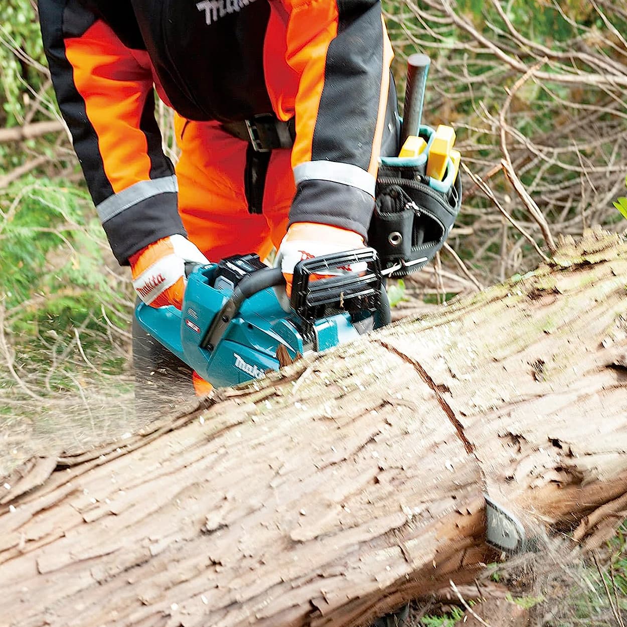UC016GZ Makita Akumulatorska lančana testera XGT 40V max mač 40 cm SOLO l UC016GZ - Slika 2